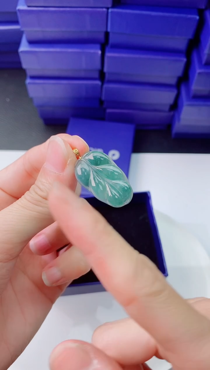 【闪购商品】翡翠颈饰18K金镶嵌         