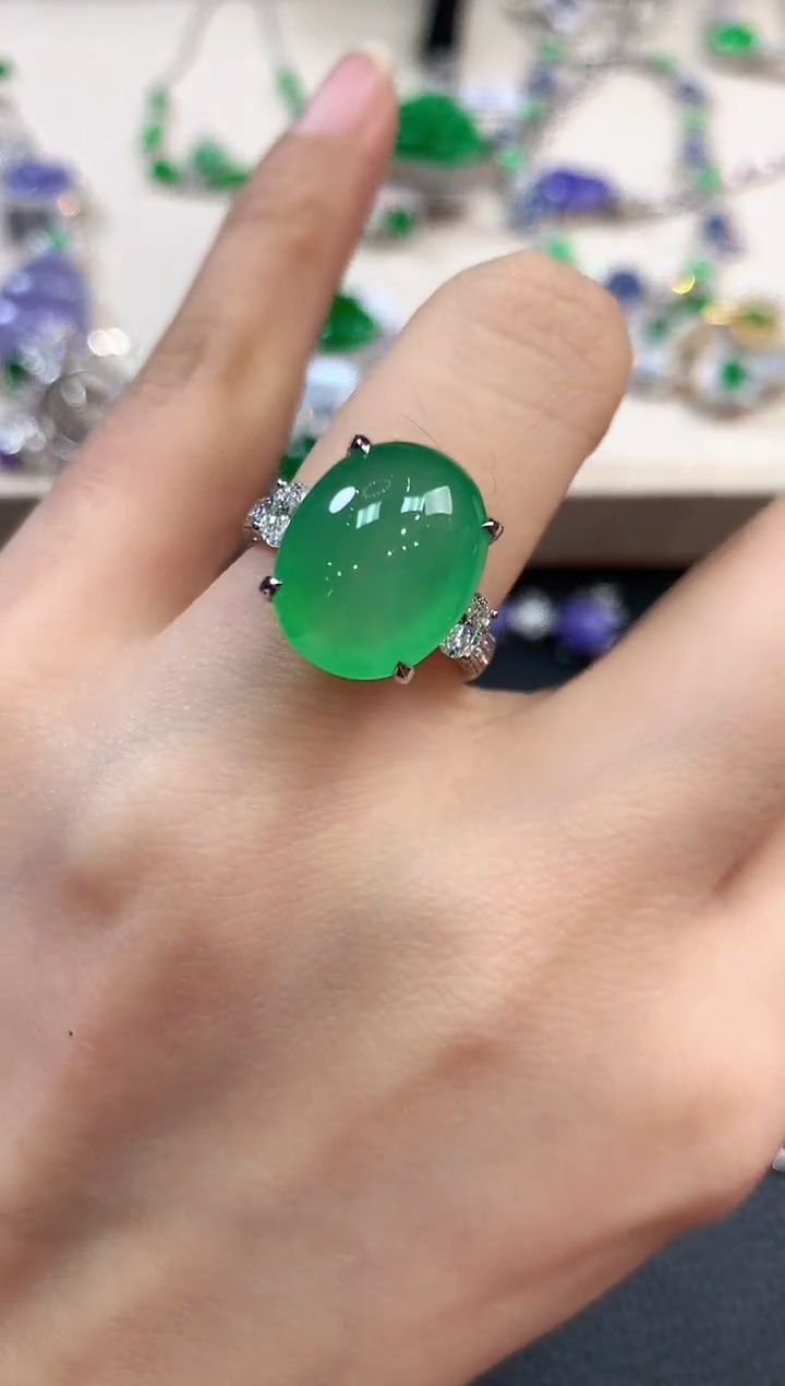 【闪购商品】翡翠戒指18K金镶嵌v70     