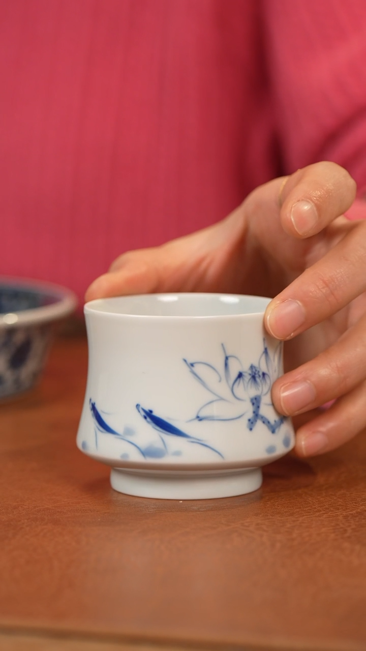 【闪购商品】杯景德镇青花荷花鱼塑腰杯