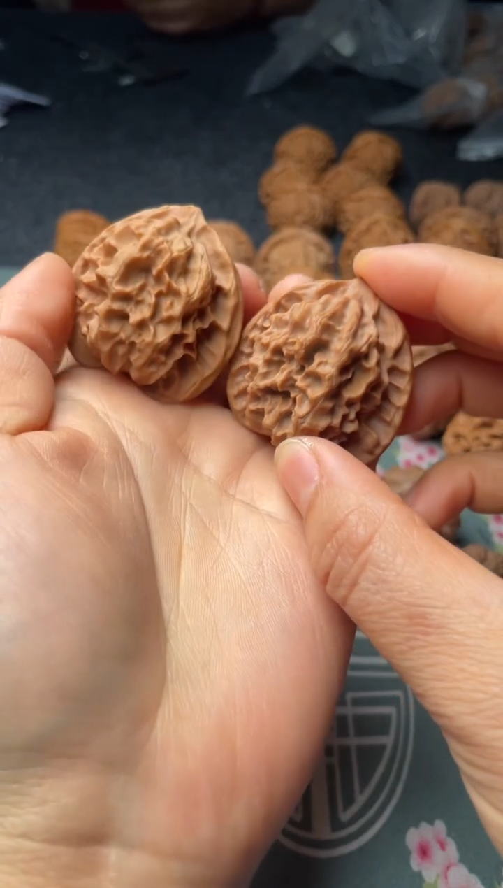 把件文玩核桃w166  龙鳞 39尺