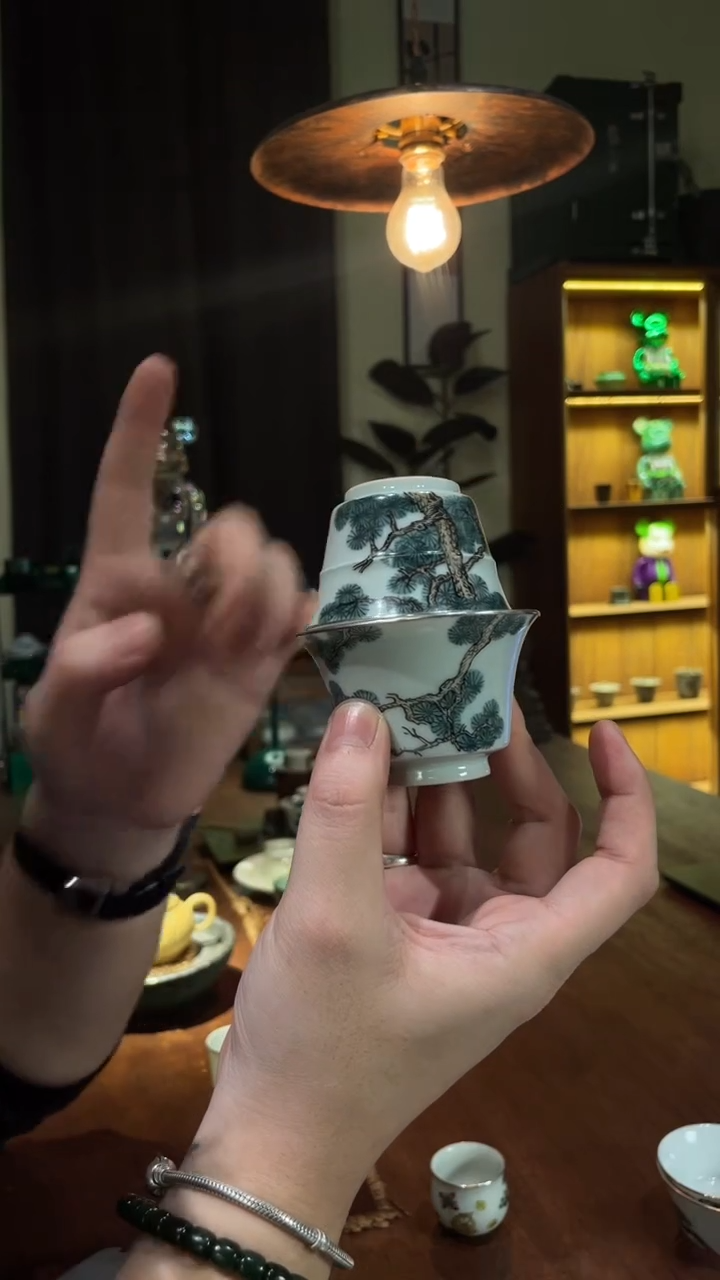 包银细松树盖碗加杯子