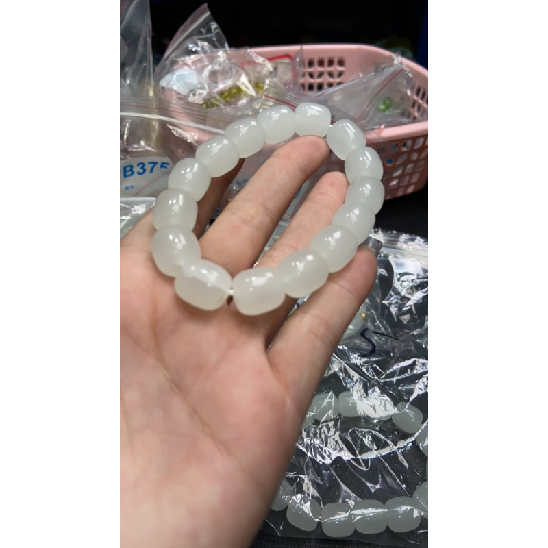 B  75 老型脂白手串
