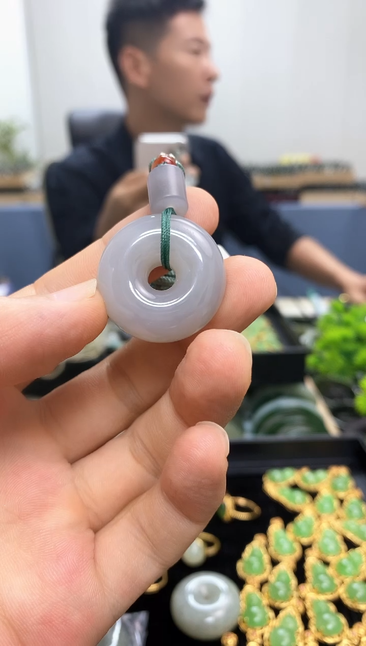 和田玉手镯未镶嵌举**子28.1mm