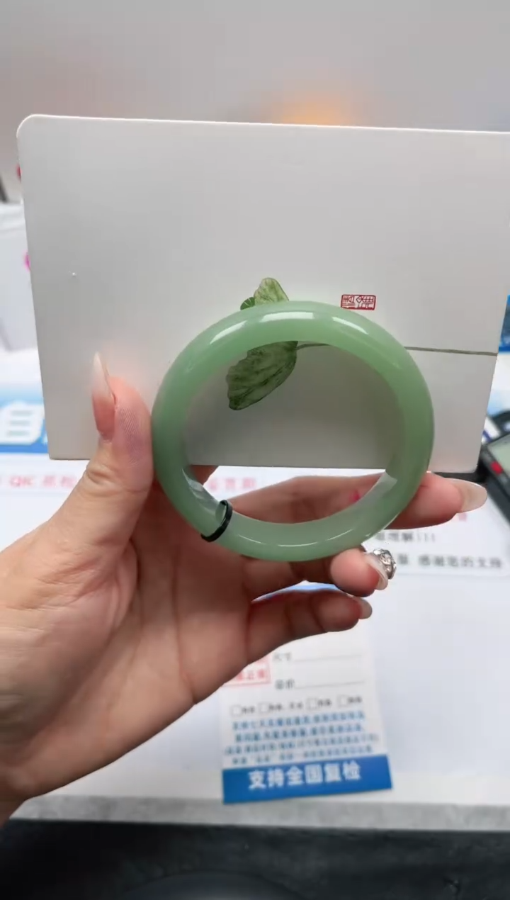 【闪购商品】石英质玉未镶嵌手镯166-56.1