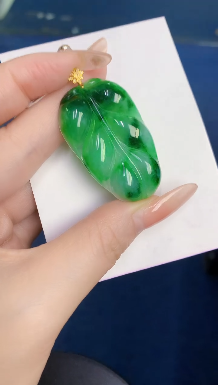 颈饰18K金镶嵌翡翠缅甸天然翡翠A货