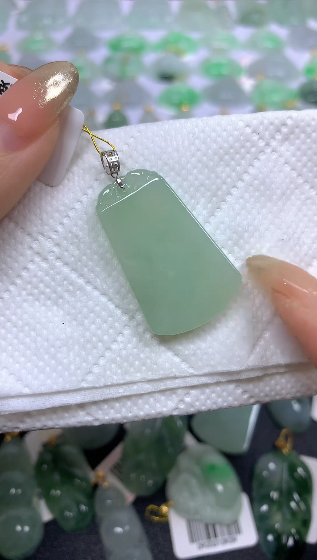 颈饰18K金镶嵌翡翠A货