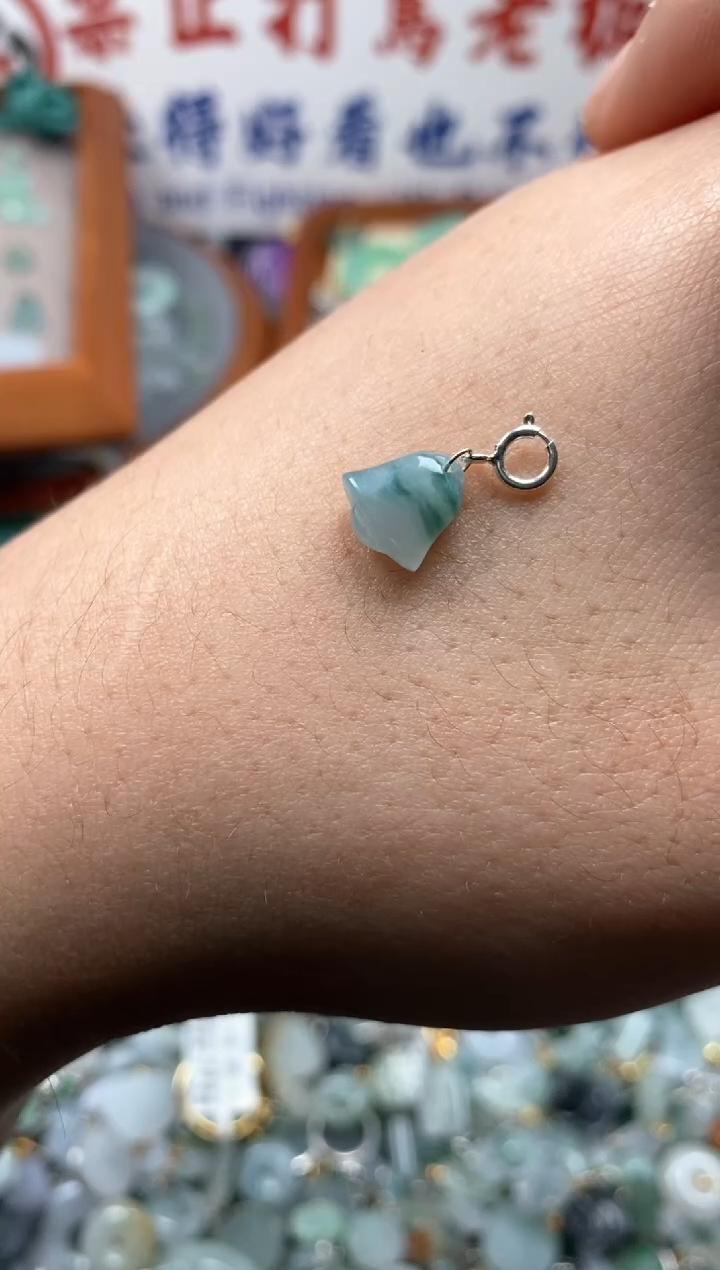 【闪购商品】翡翠颈饰未镶嵌哥哥
