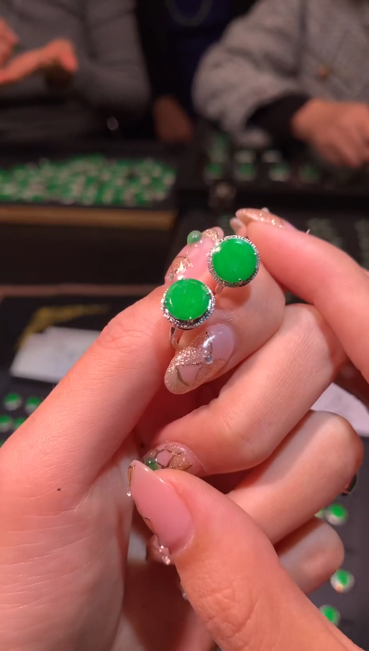 【闪购商品】翡翠耳饰18K金镶嵌6009033/345/多样性发/1件