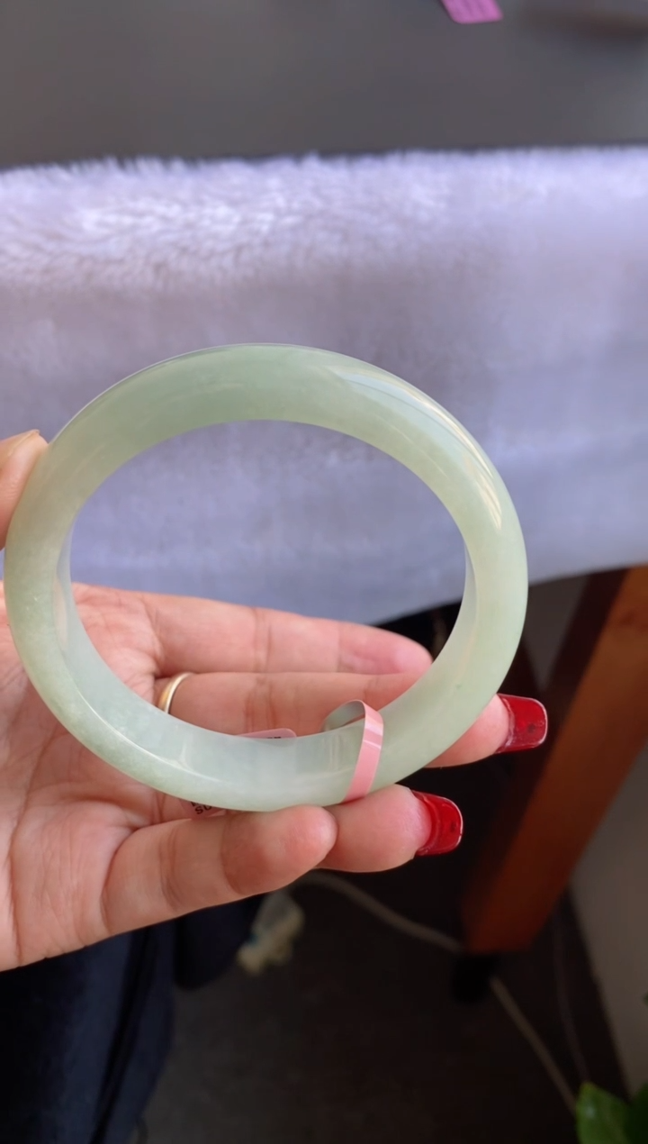 【闪购商品】翡翠手镯未镶嵌（冰胶果绿）18号