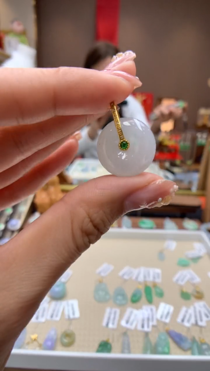 【闪购商品】翡翠颈饰18K金镶嵌平安扣