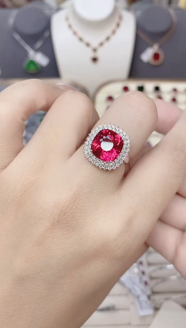 18K金镶嵌碧玺戒指碧玺5.3CT