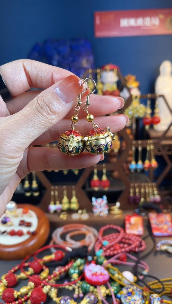 【闪购商品】柿柿如意珐琅耳钩