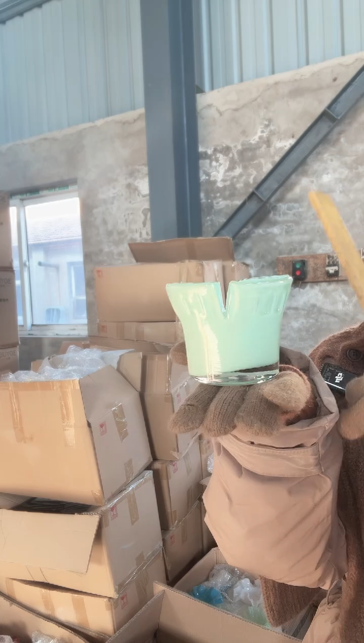 130直播玻璃花瓶