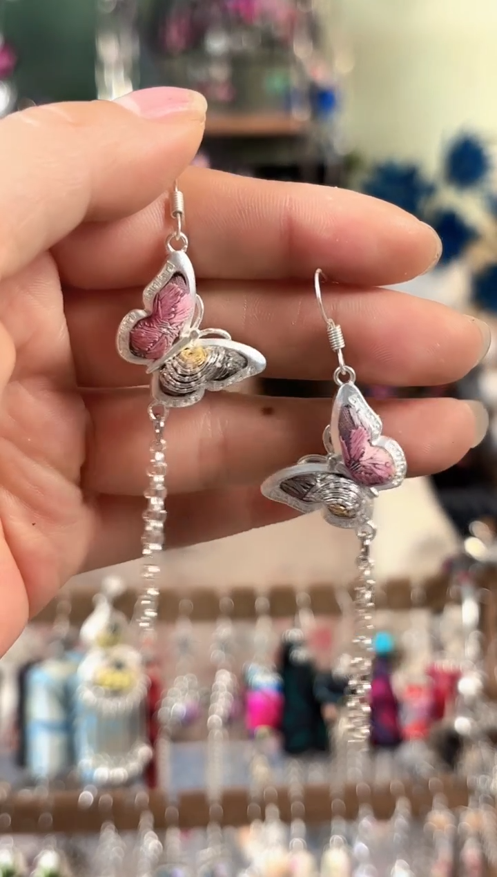 彩云南阁非遗老绣饰品554*