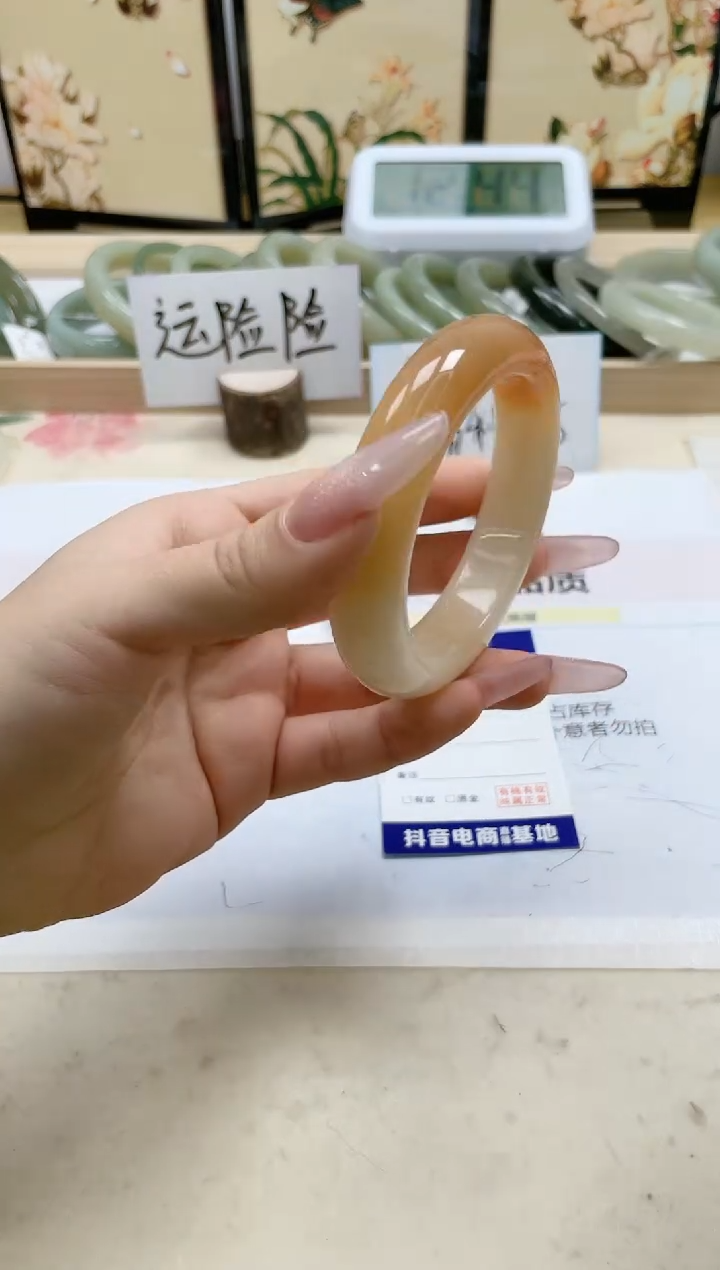 【闪购商品】石英质玉手镯未镶嵌122/55.3