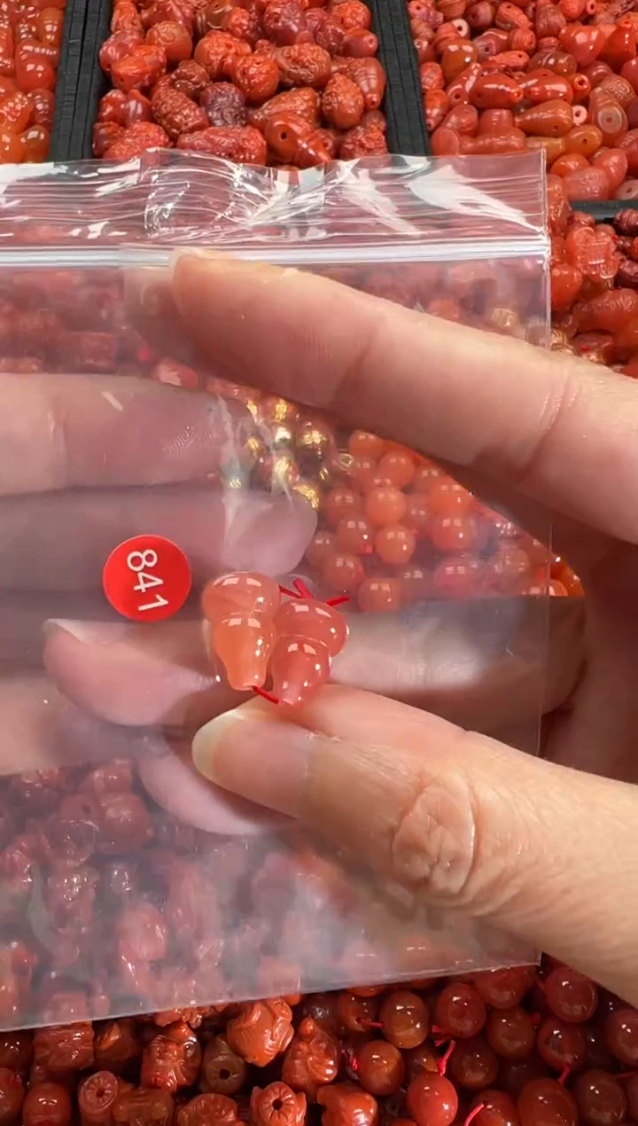 【闪购商品】南红玛瑙颈饰未镶嵌1