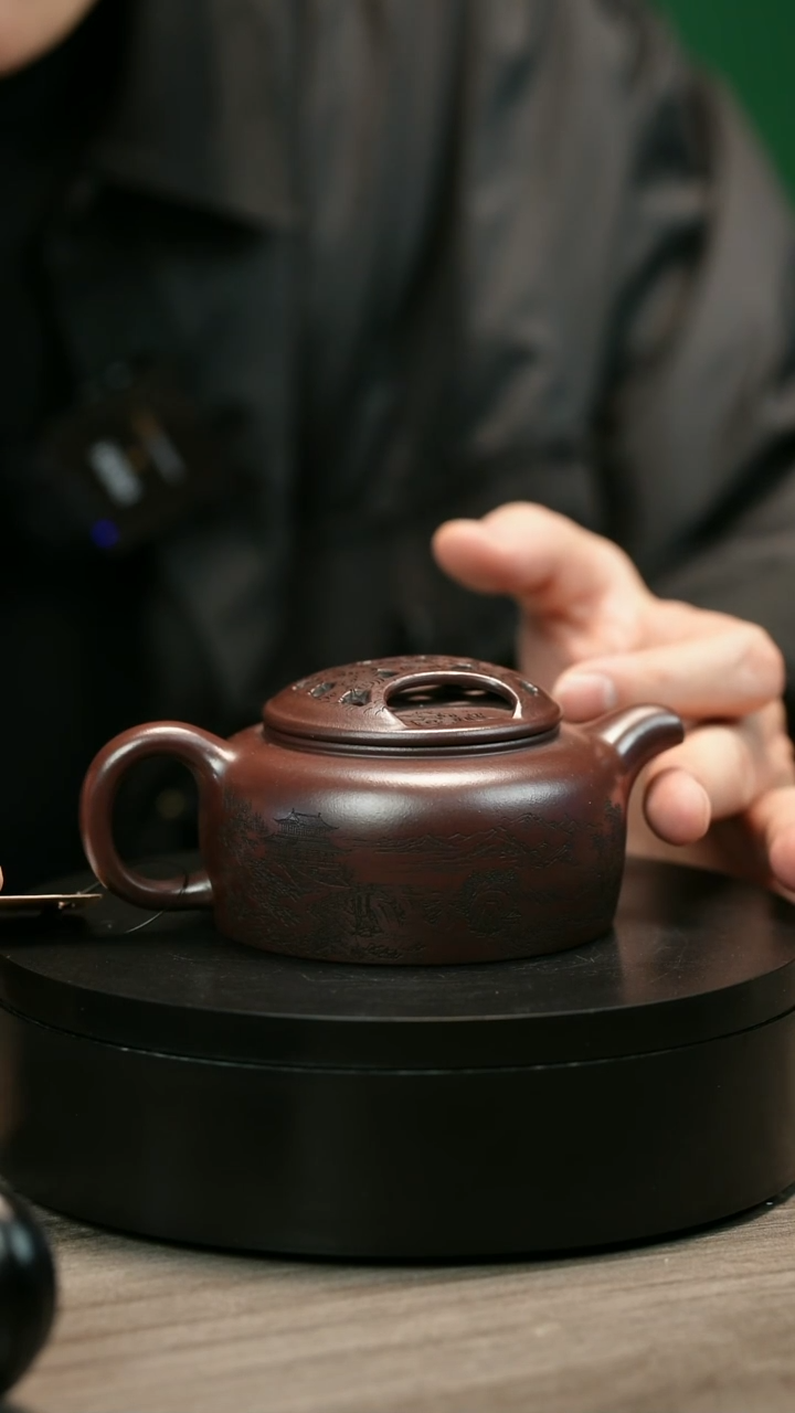 茶壶紫砂茉**?H2463王芳刻绘镂空牛盖