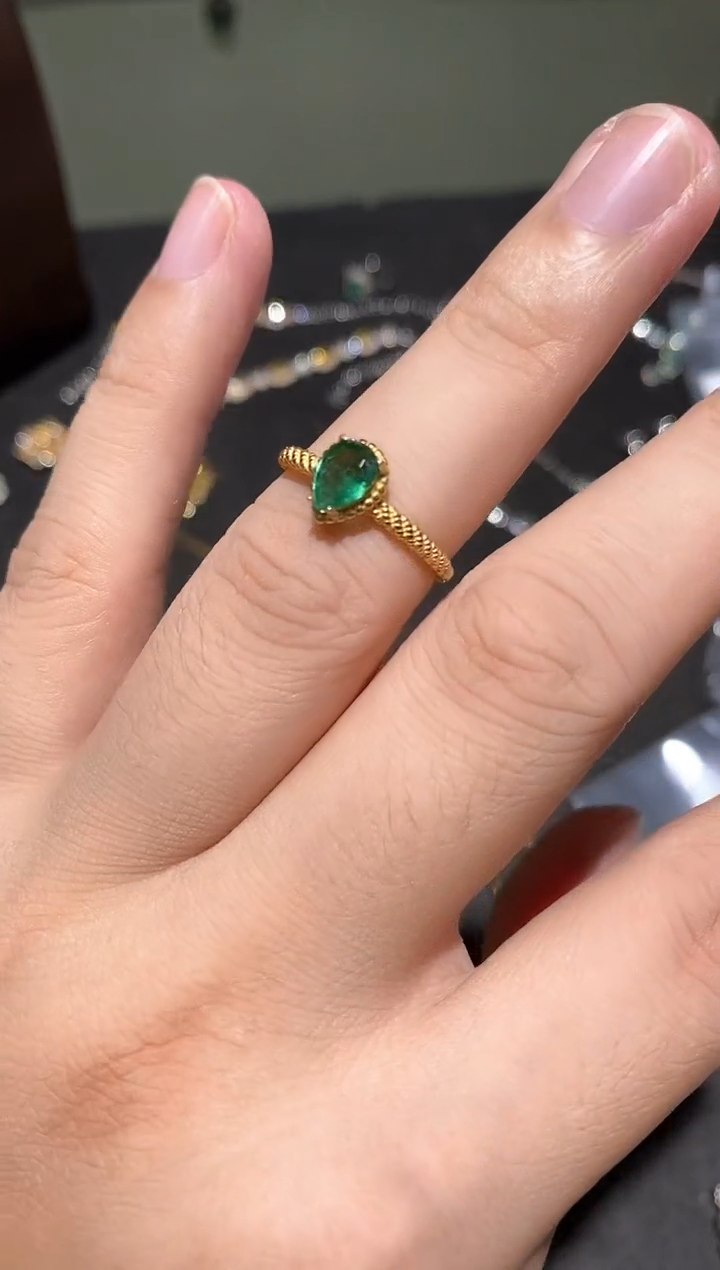 银S925镶嵌戒指祖母绿戒指