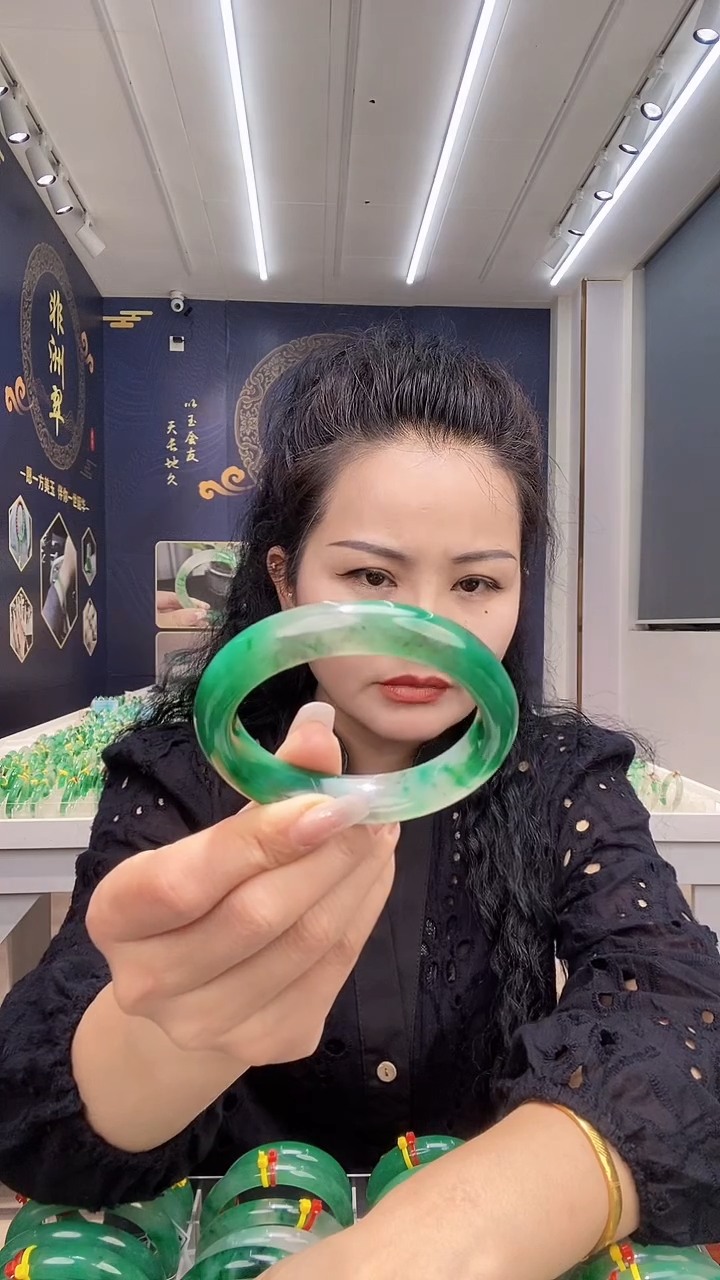 石英质玉手镯未镶嵌7