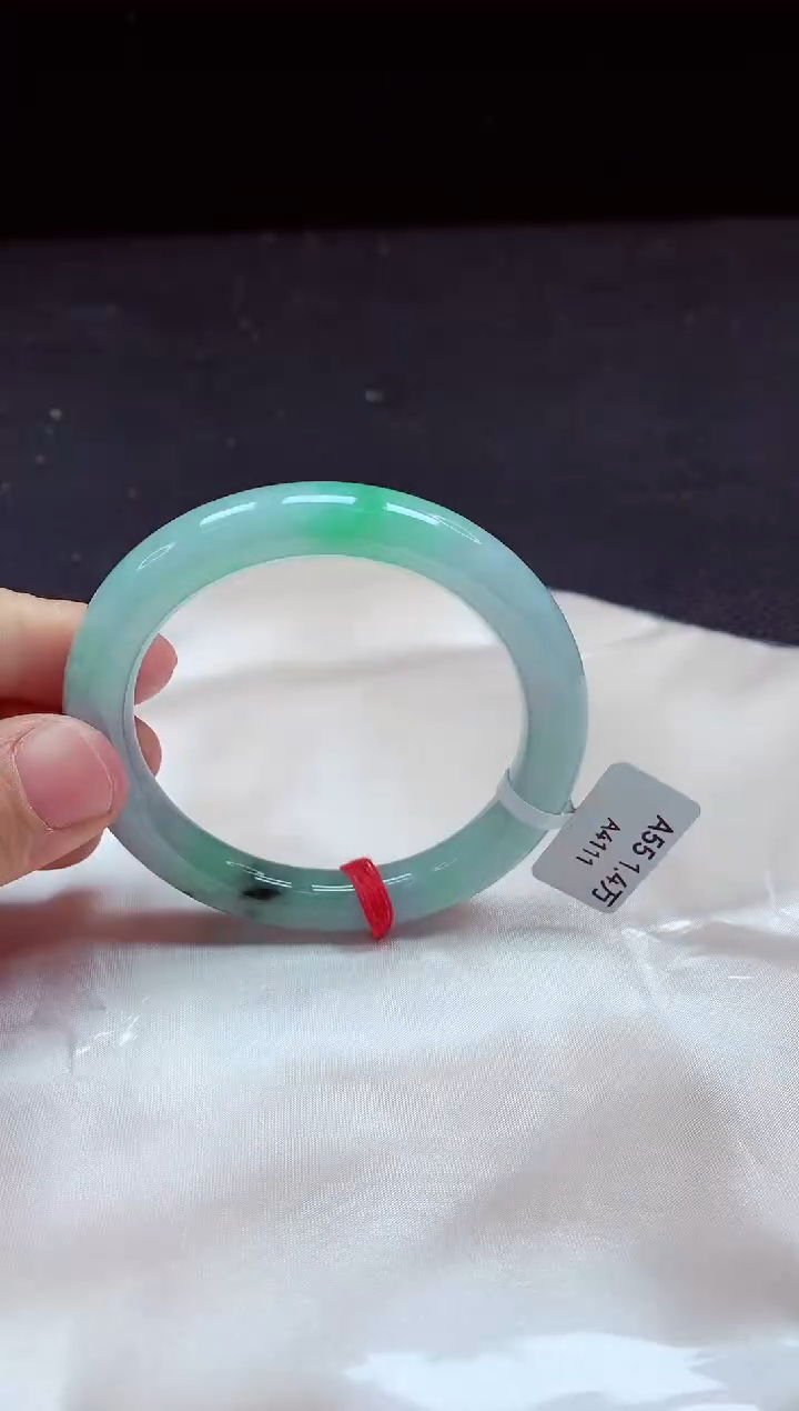 【闪购商品】翡翠手镯未镶嵌镯子55+