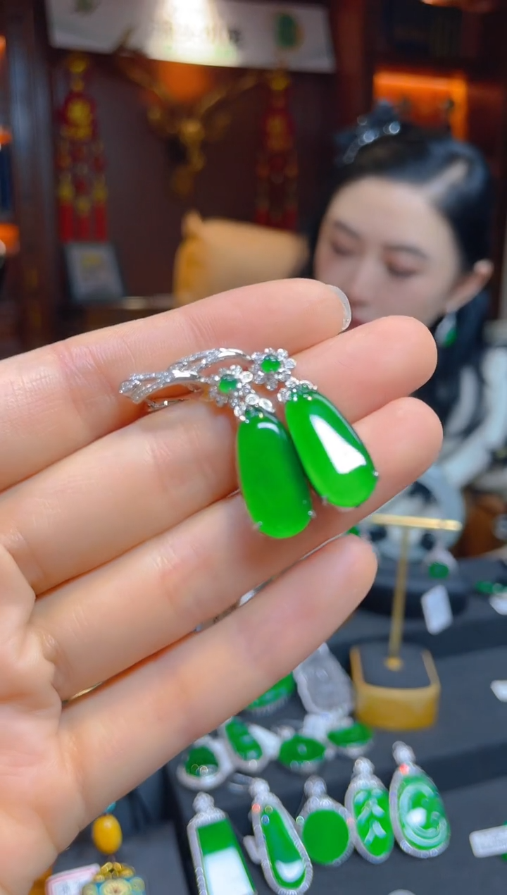 【闪购商品】翡翠耳饰18K金镶嵌117507天然A货翡翠