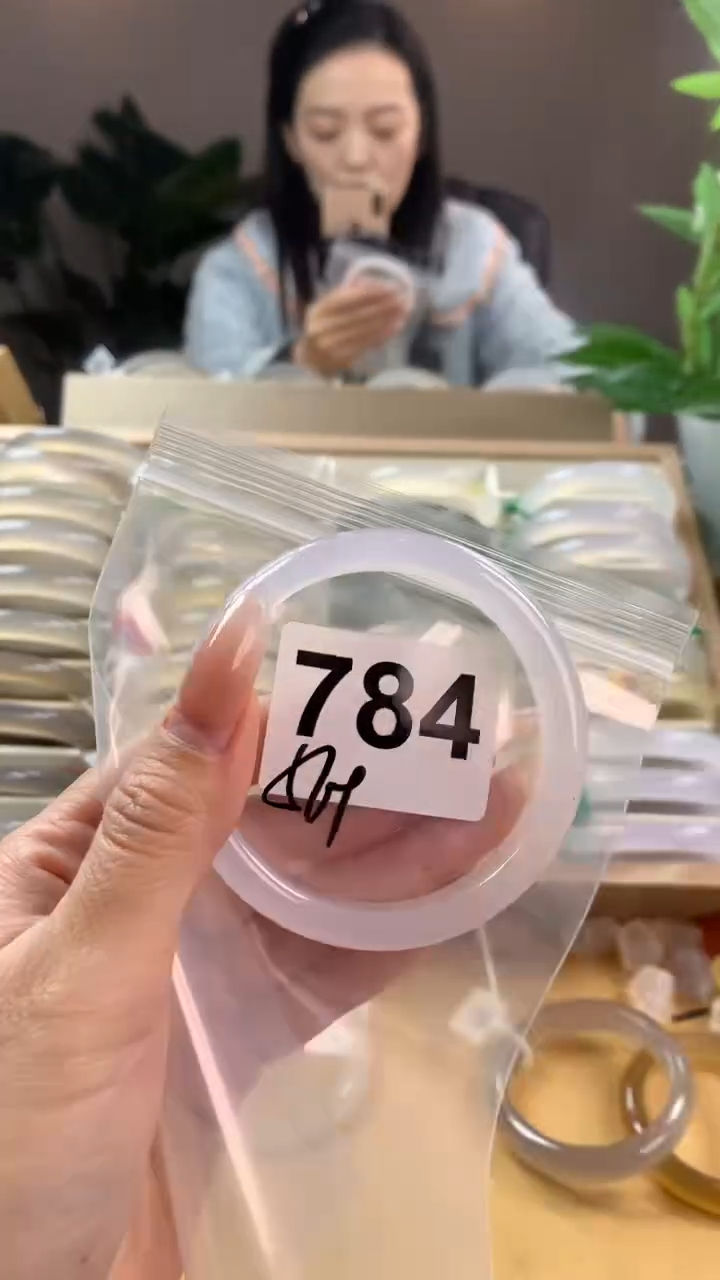 【闪购商品】玛瑙/玉髓手镯未镶嵌784