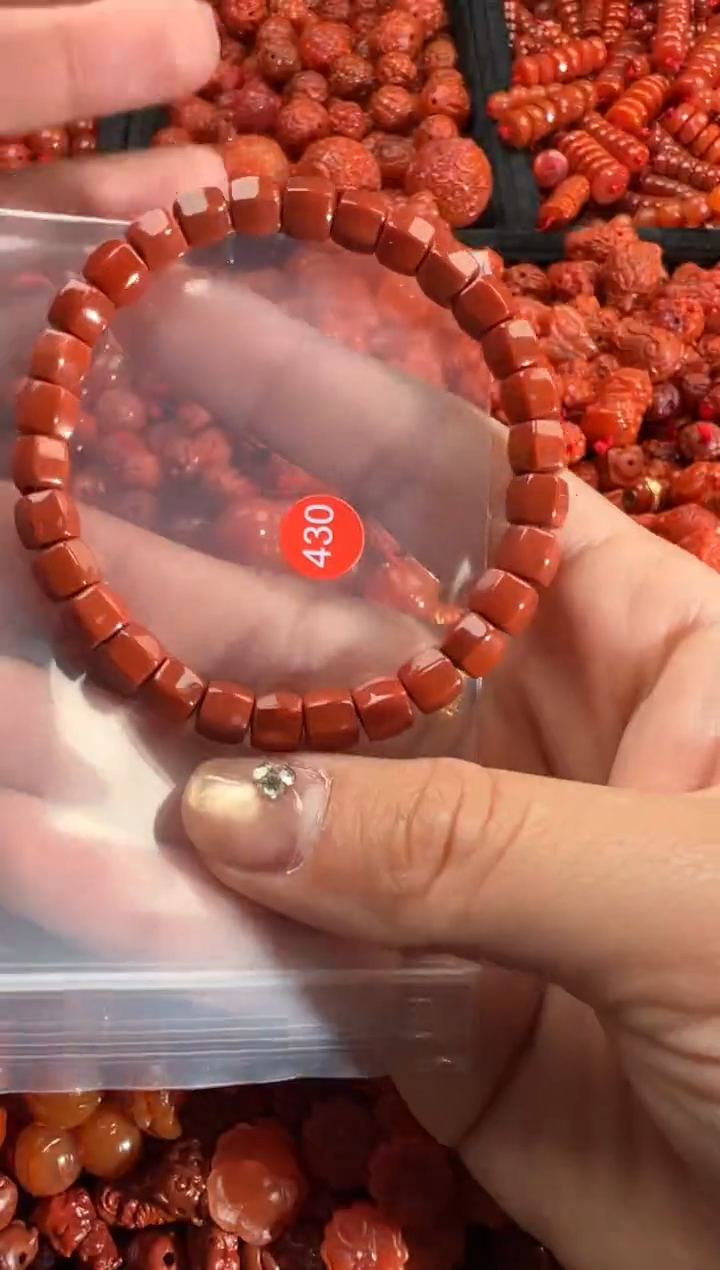 【闪购商品】南红玛瑙颈饰未镶嵌1