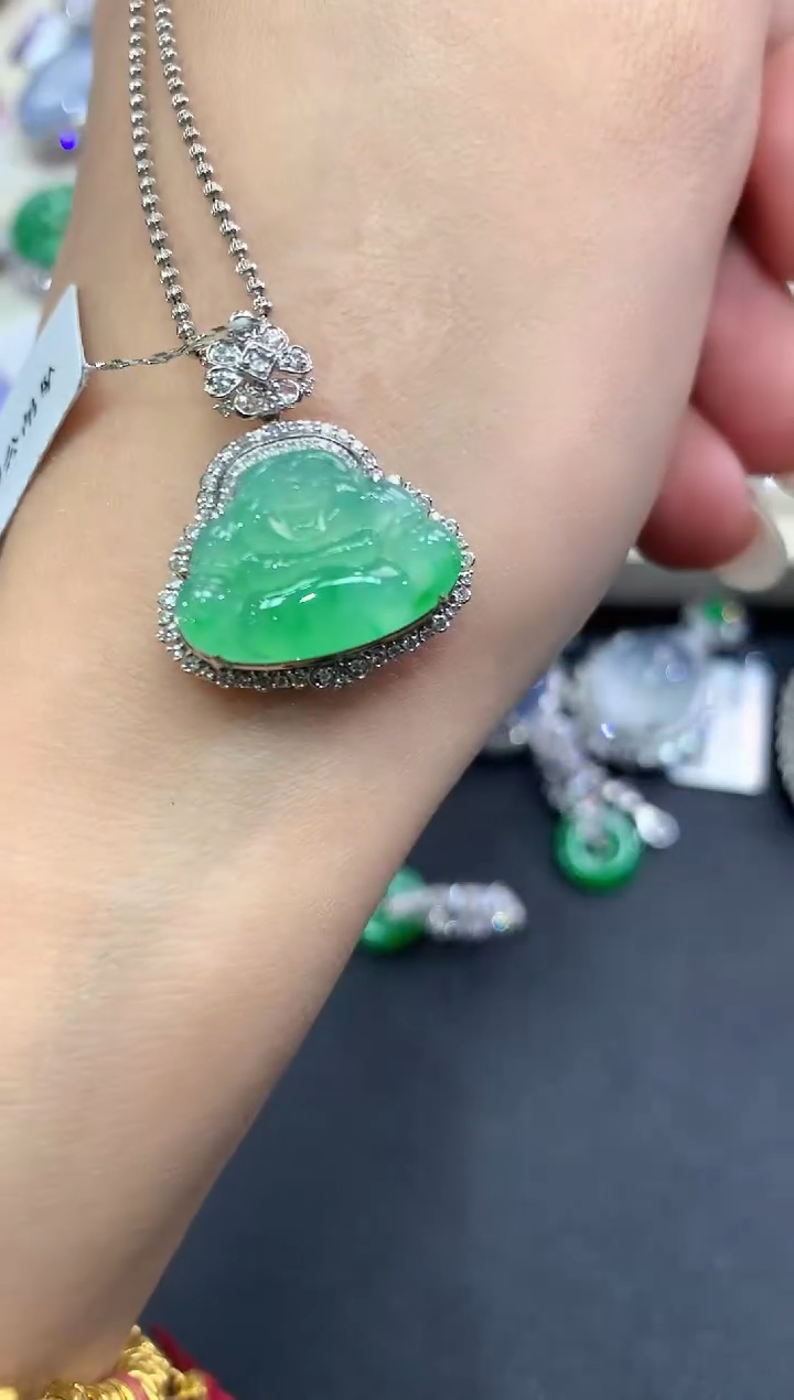 【闪购商品】翡翠吊坠(不含链)18K金镶嵌q28        