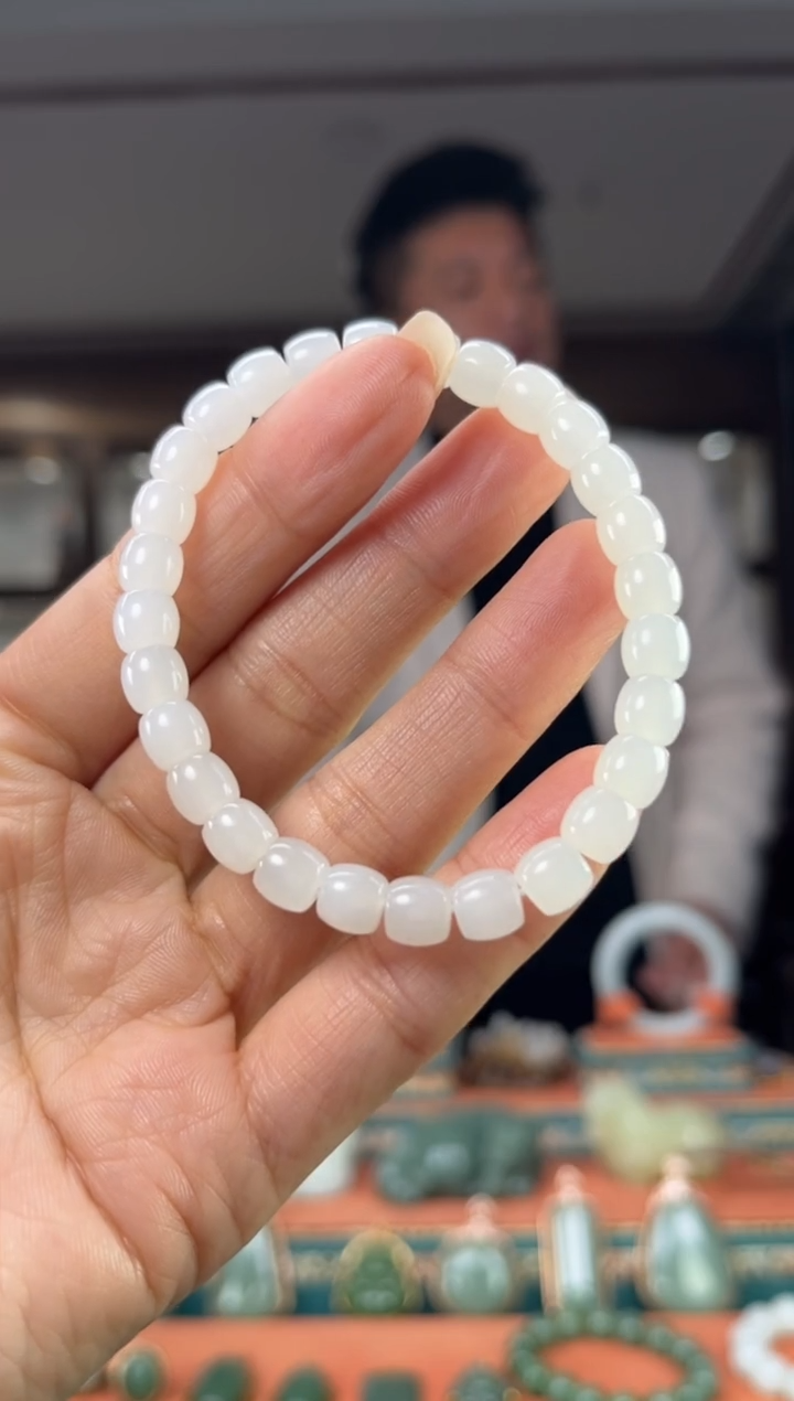 颈饰未镶嵌和田玉佩佩7mm左右