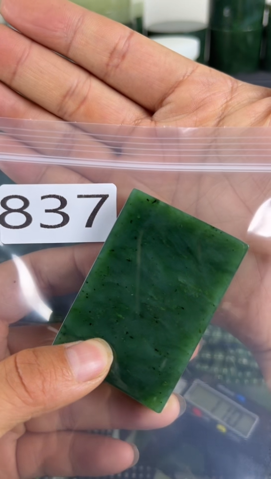 和田玉未镶嵌珠宝半成品牌子