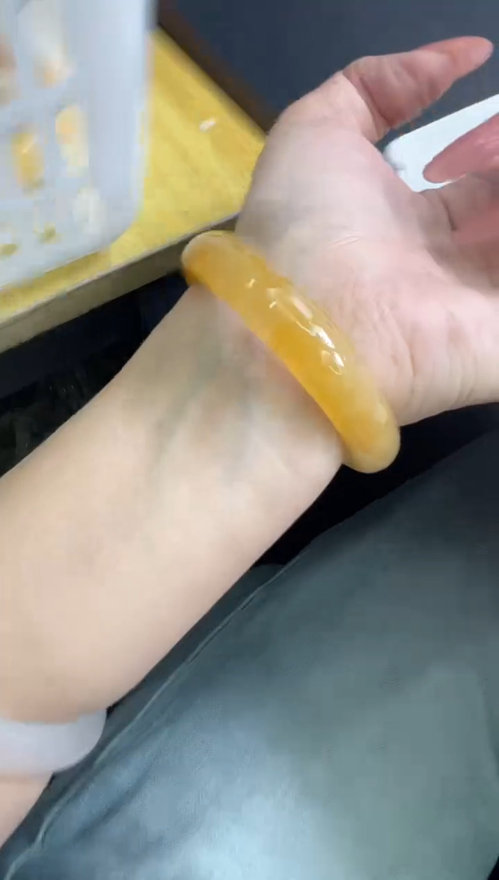 【闪购商品】石英质玉手镯未镶嵌336/57