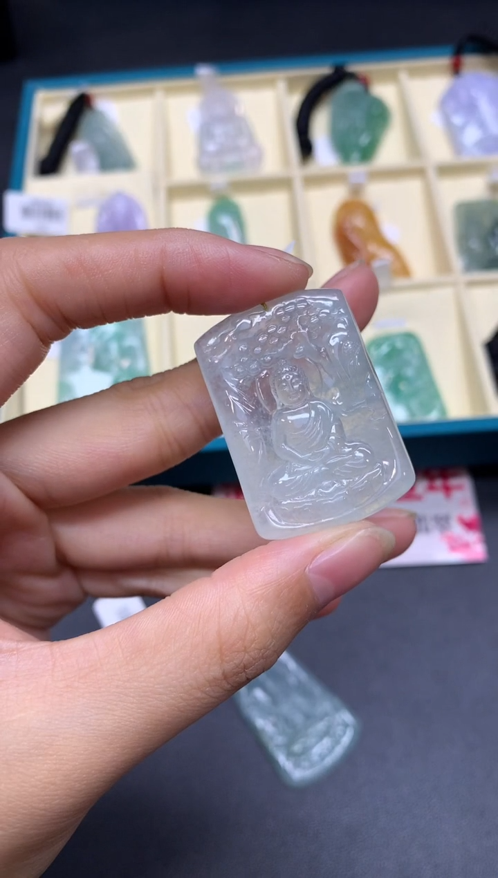 【闪购商品】定制翡翠未镶嵌大日如来【无服务费】