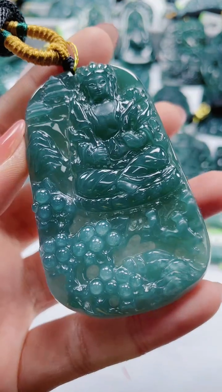 【闪购商品】翡翠颈饰未镶嵌