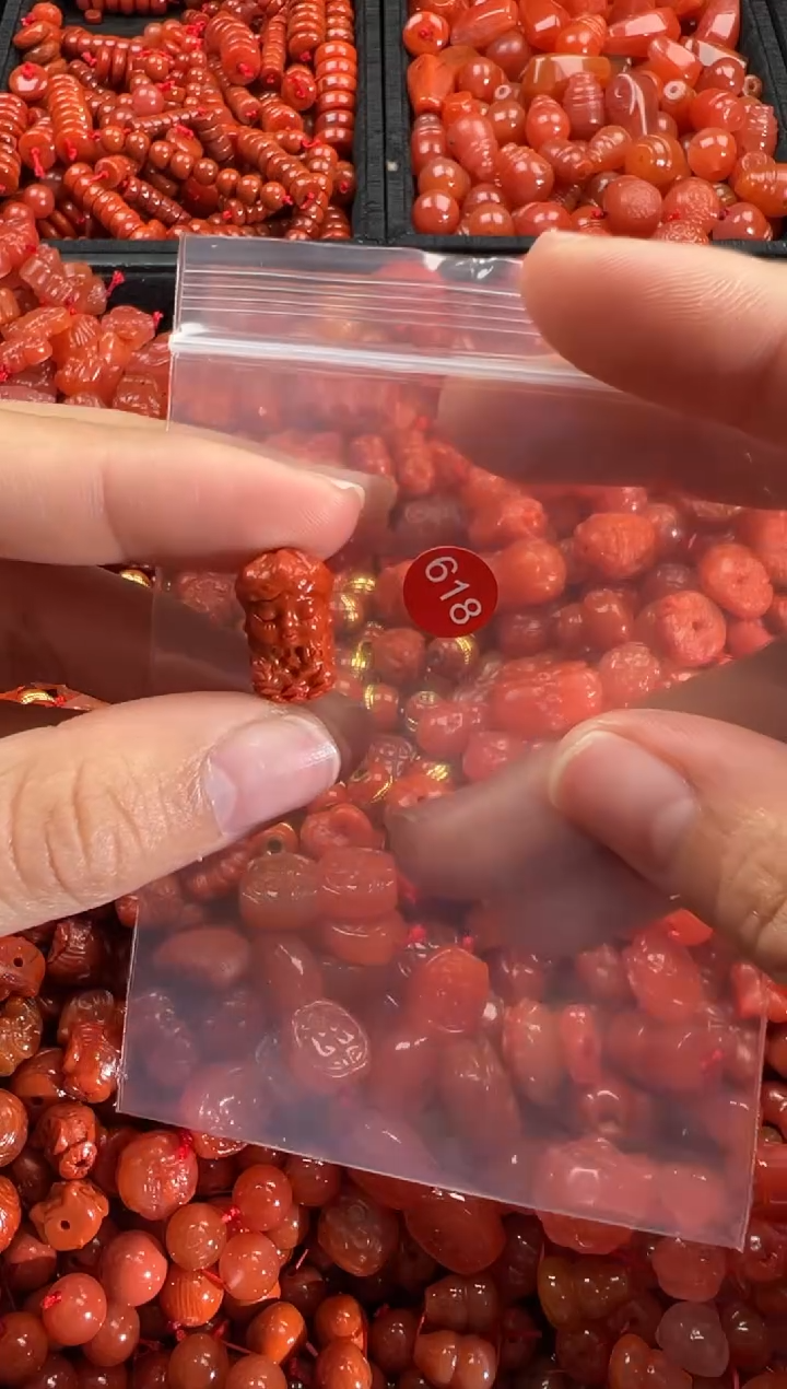 【闪购商品】南红玛瑙颈饰未镶嵌1