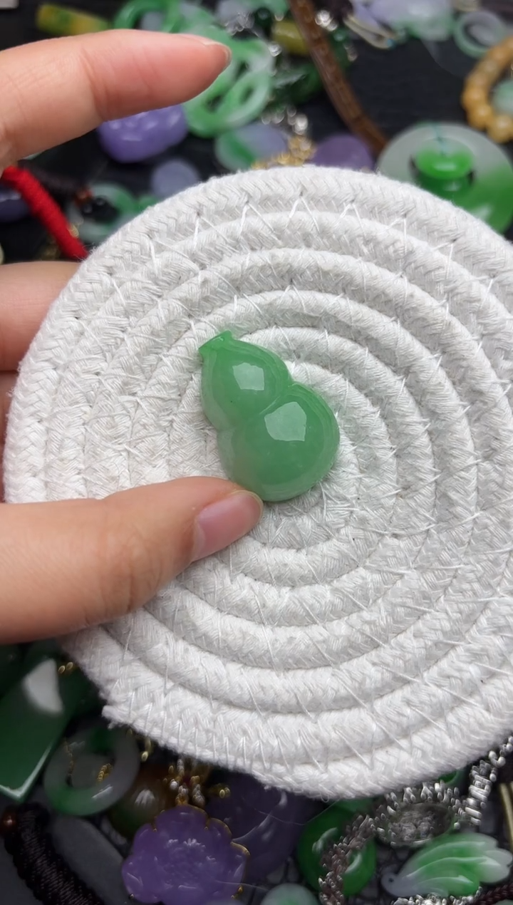 颈饰未镶嵌翡翠缅甸翡翠吊坠