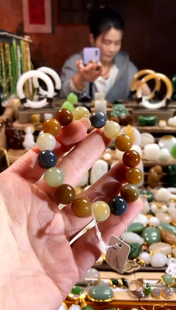 【闪购商品】和田玉手链未镶嵌。