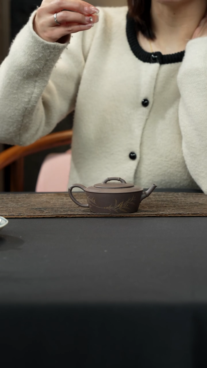 【闪购商品】紫砂茶壶青灰紫泥婉竹刻绘120cc