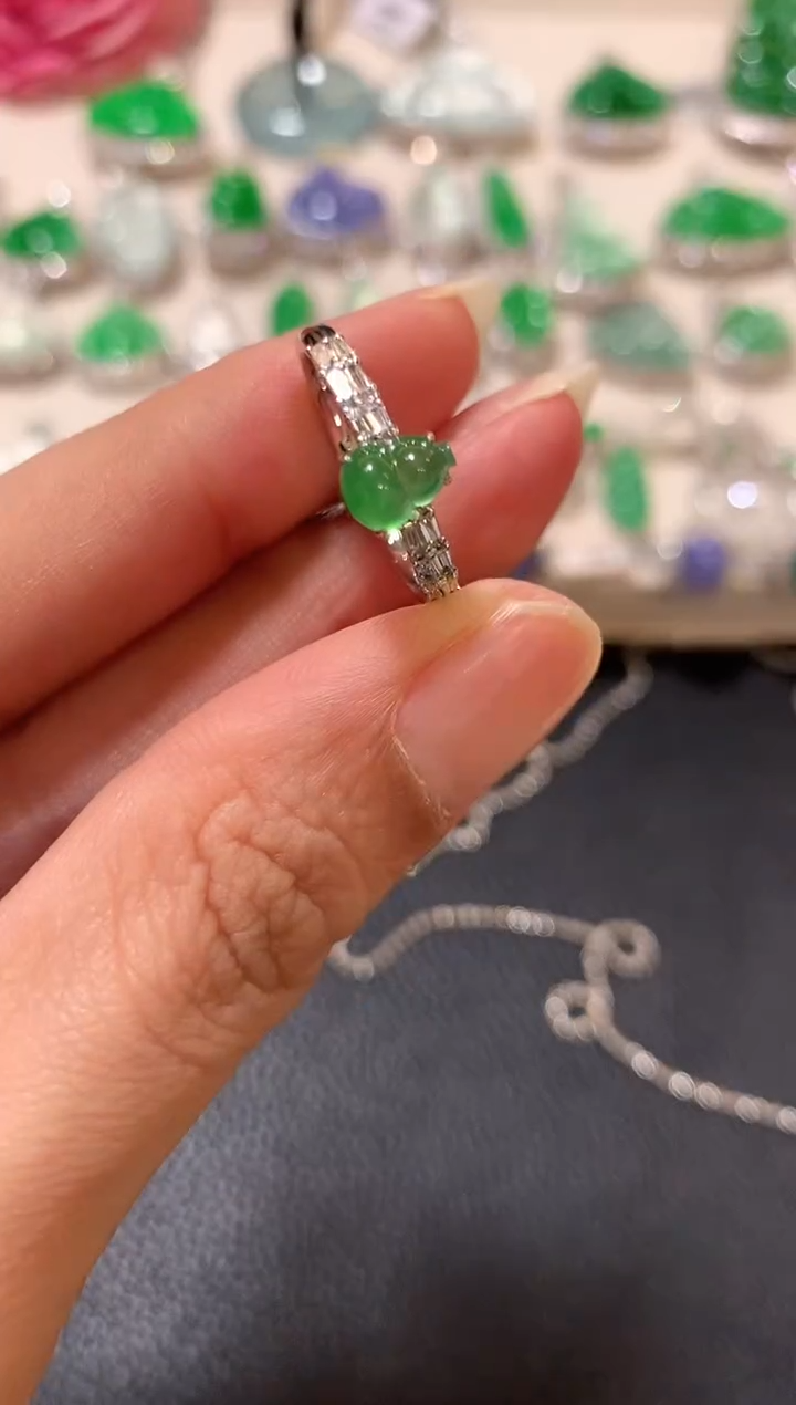 18K金镶嵌戒指翡翠z103  