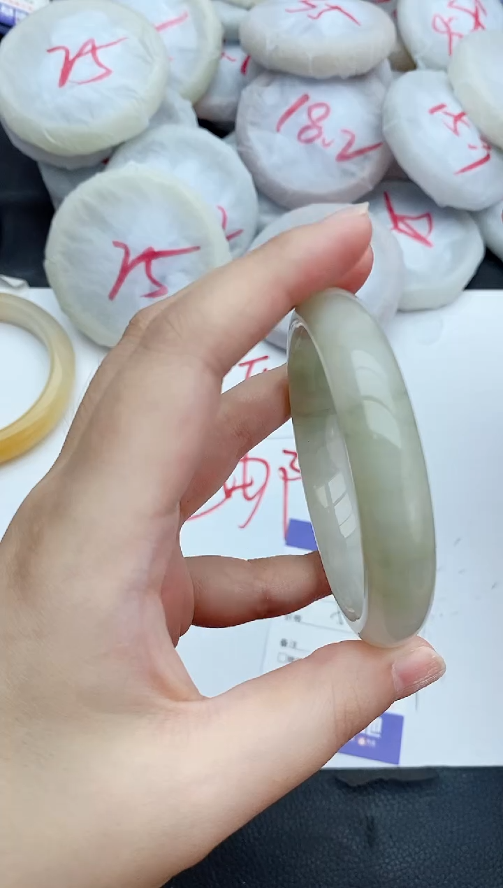 石英质玉手镯未镶嵌110+58/59