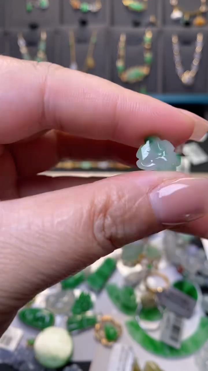 颈饰未镶嵌翡翠净货39396