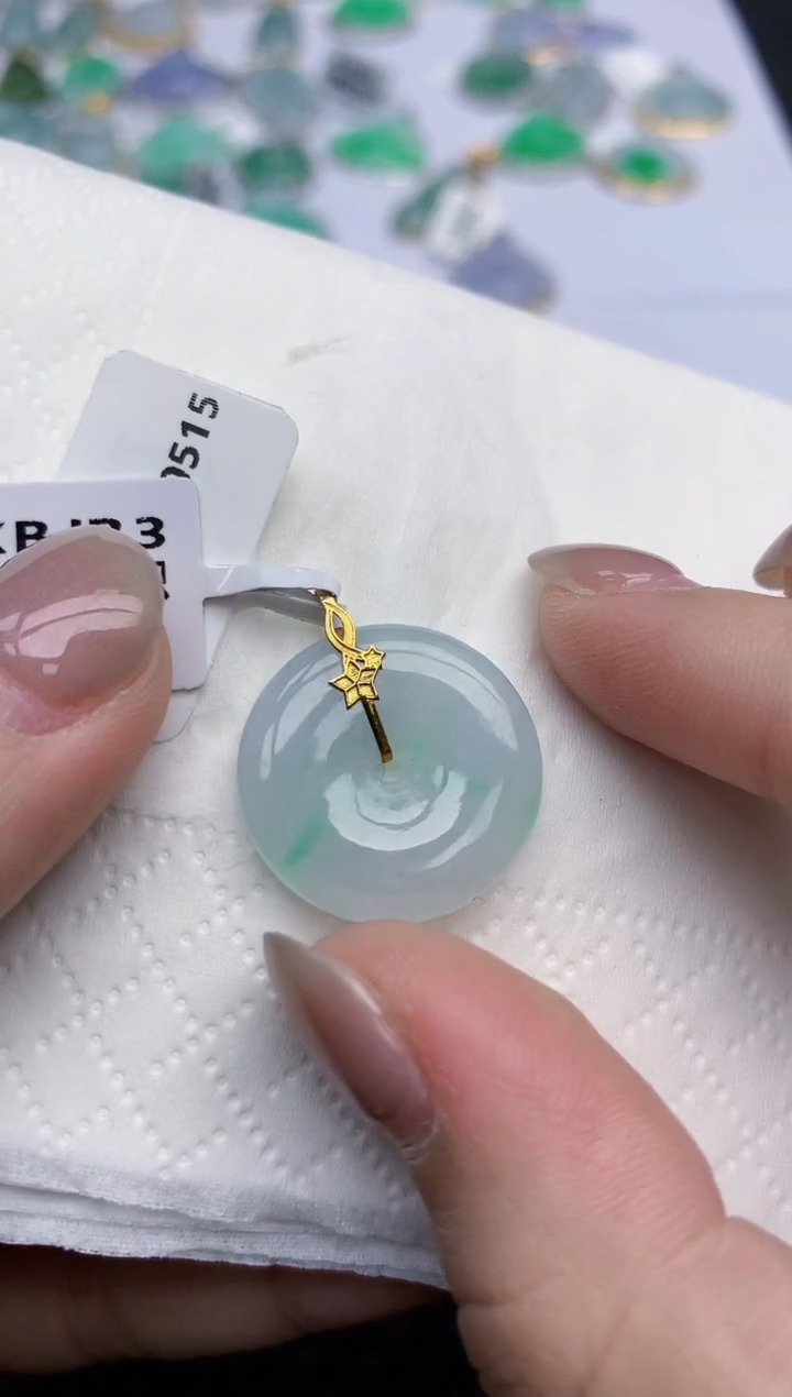 【闪购商品】翡翠颈饰18K金镶嵌天然翡翠A货