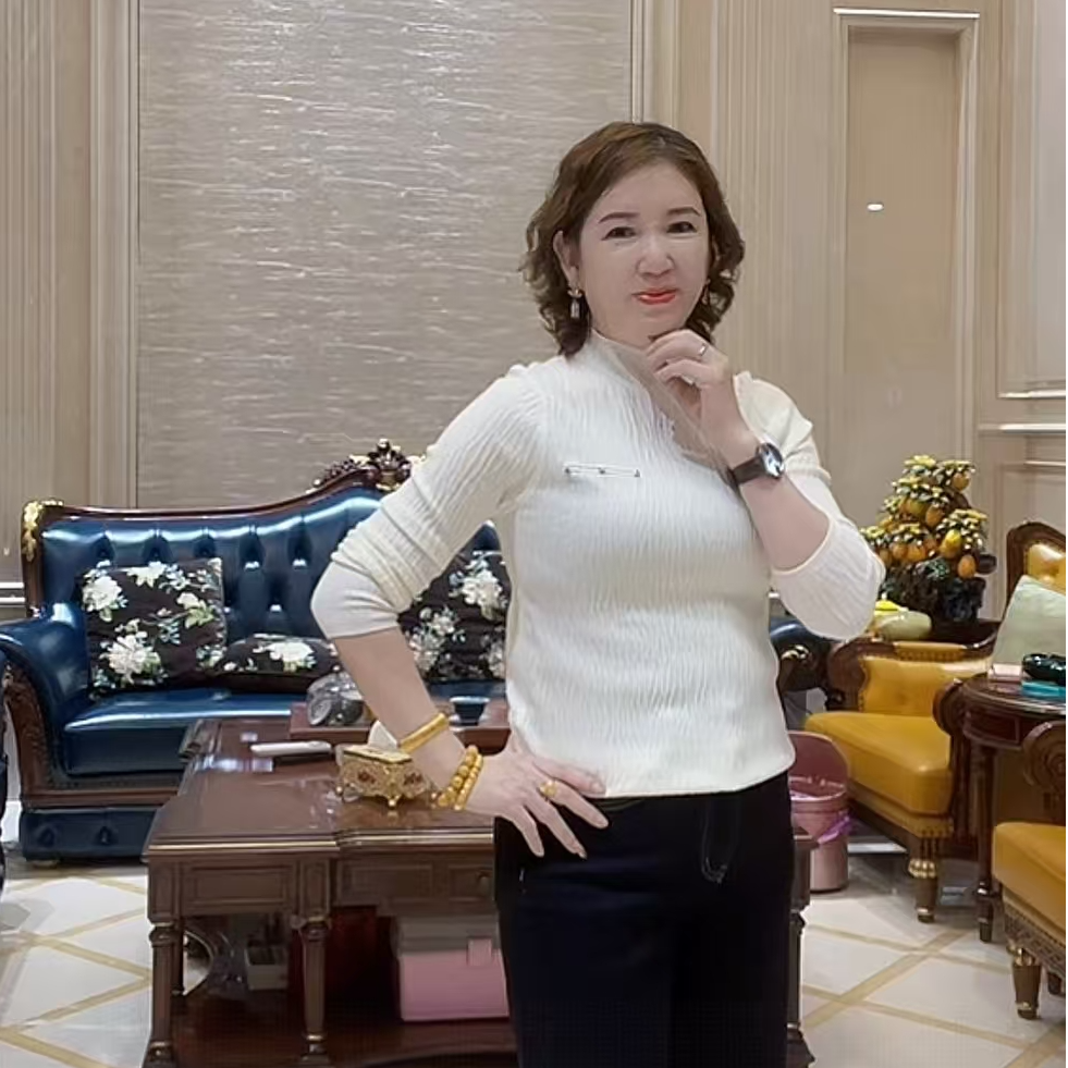 茹茹时装压花条纹打底上衣