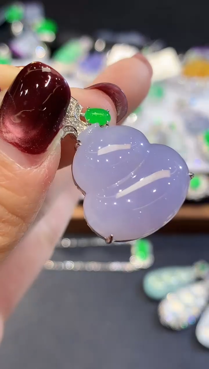 吊坠(不含链)18K金镶嵌翡翠多样性发其一