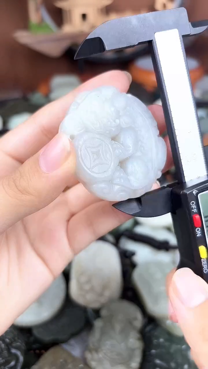 和田玉未镶嵌颈饰1