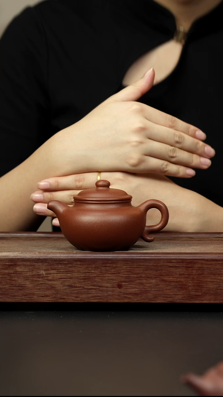 紫砂茶壶红降坡小仿古