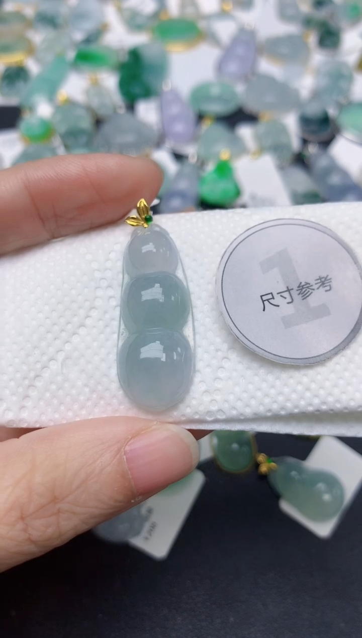 颈饰18K金镶嵌翡翠天然缅甸A货翡翠