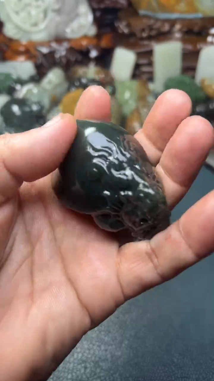 未镶嵌和田玉把件-