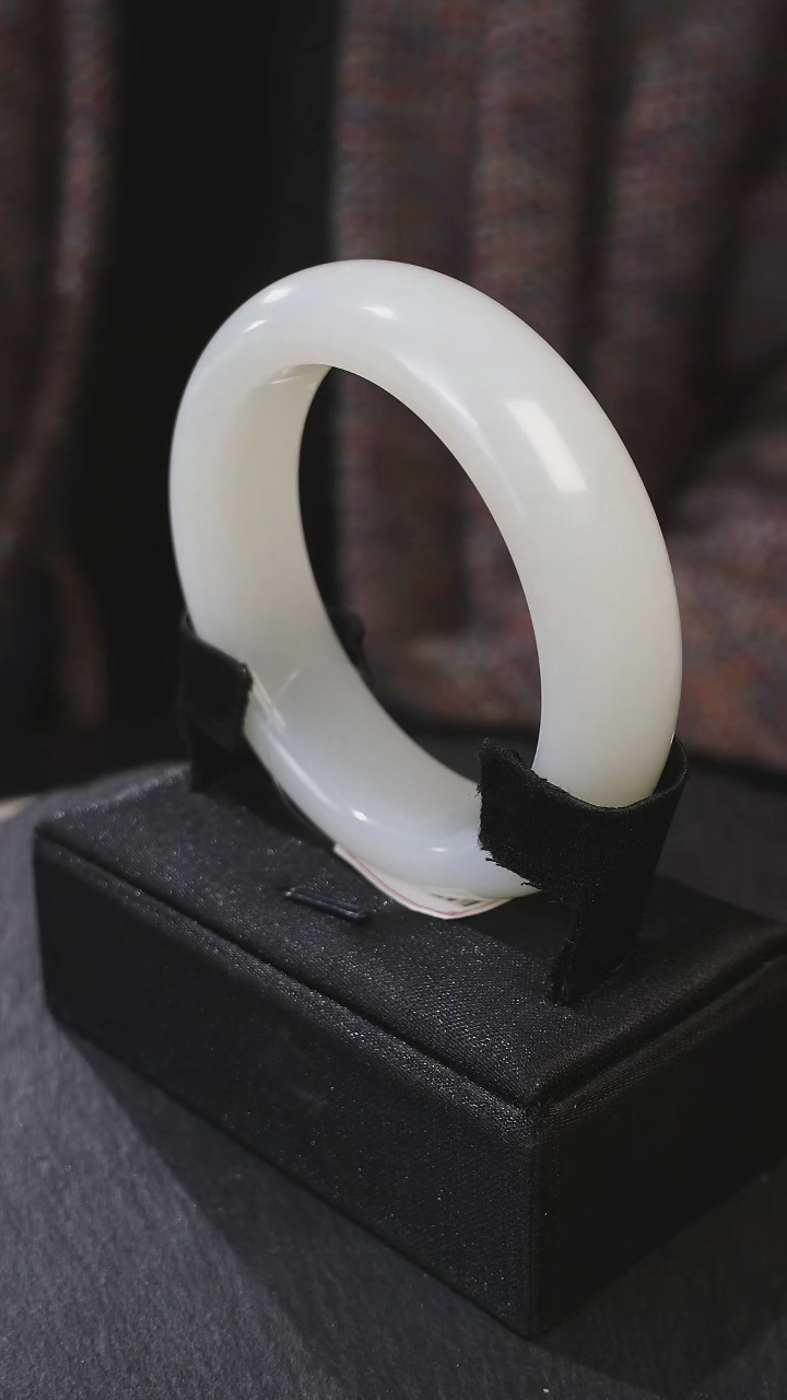 【闪购商品】和田玉手镯未镶嵌和田玉白玉手镯56