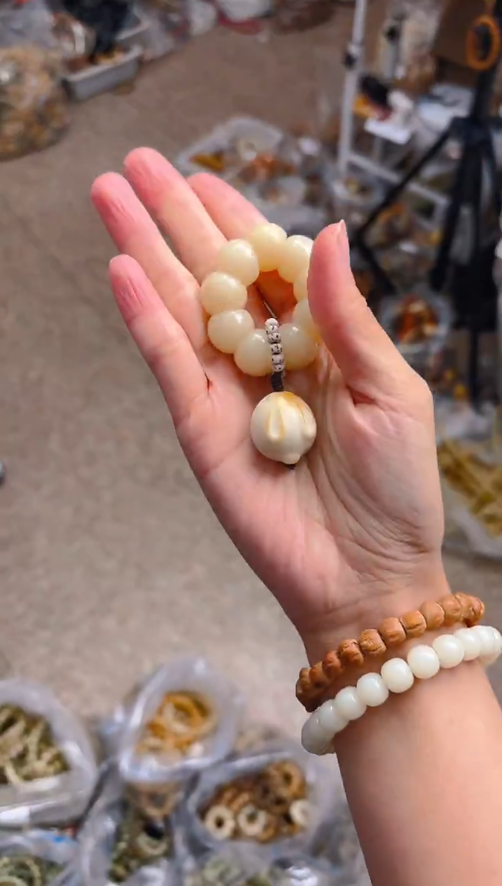 吊坠菩提根/象牙果荔枝栋手捻  馒头兔