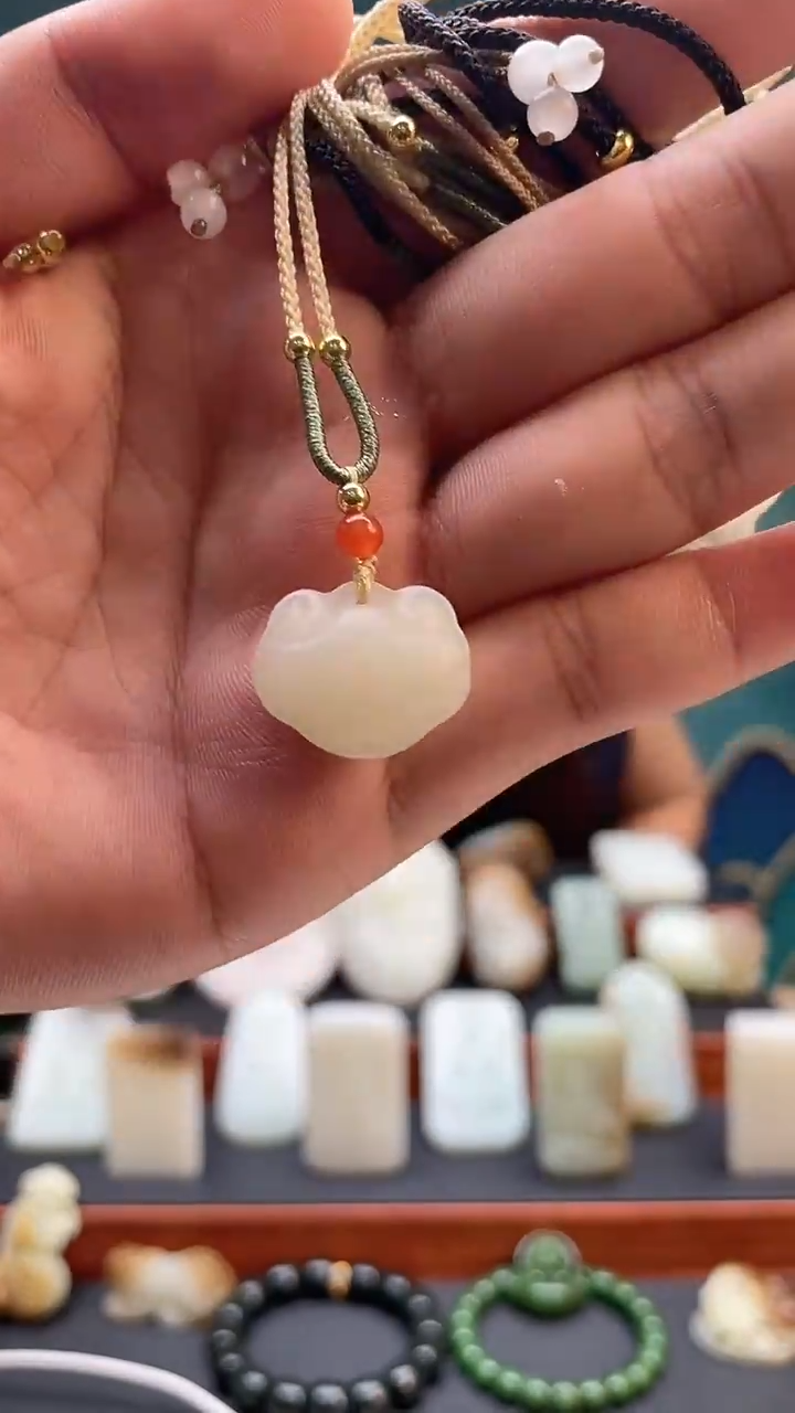 和田玉未镶嵌颈饰9